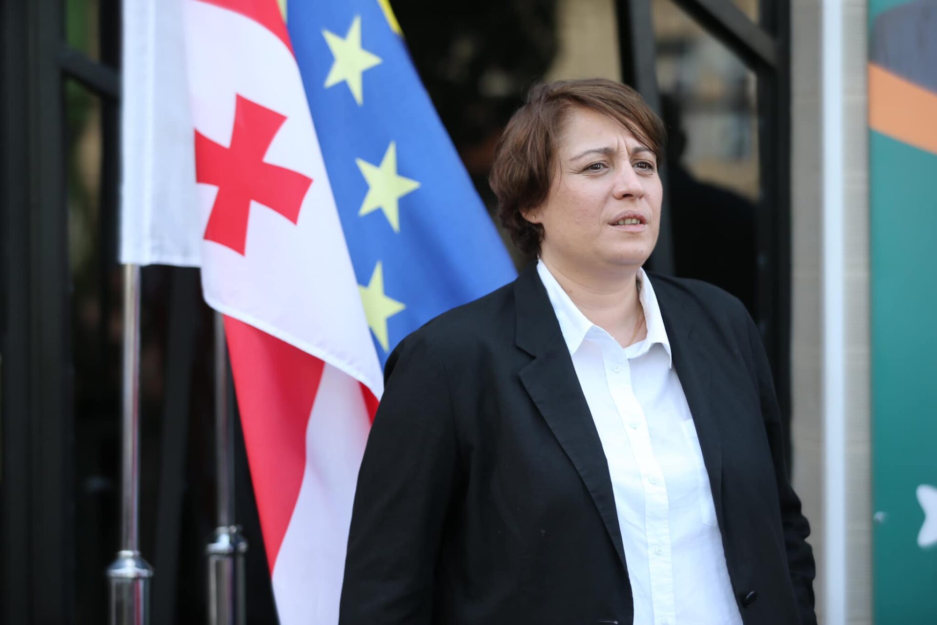 “მინდა მივმართო მამუკას და ბადრის მათი გათავისუფლების დღეს, გამოდით არასწორი რუსული სპეცოპერაციიდან” – ელენე ხოშტარია