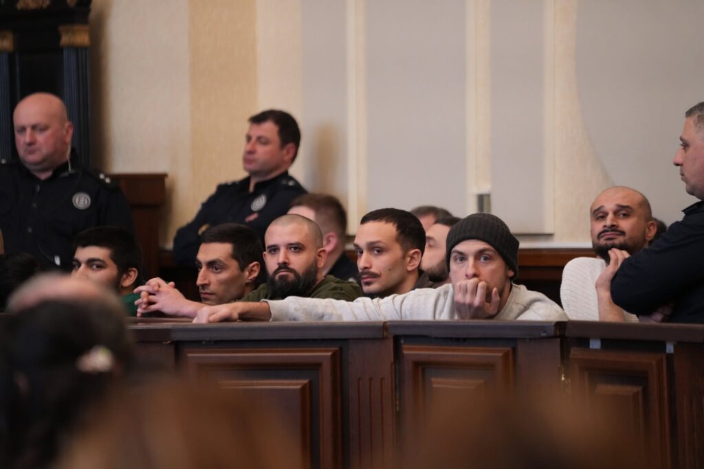 მოსამართლე ნინო გალუსტაშვილმა დაკავებულ 11-ვე პირს 2 წლით თავისუფლების აღკვეთა მიუსაჯა