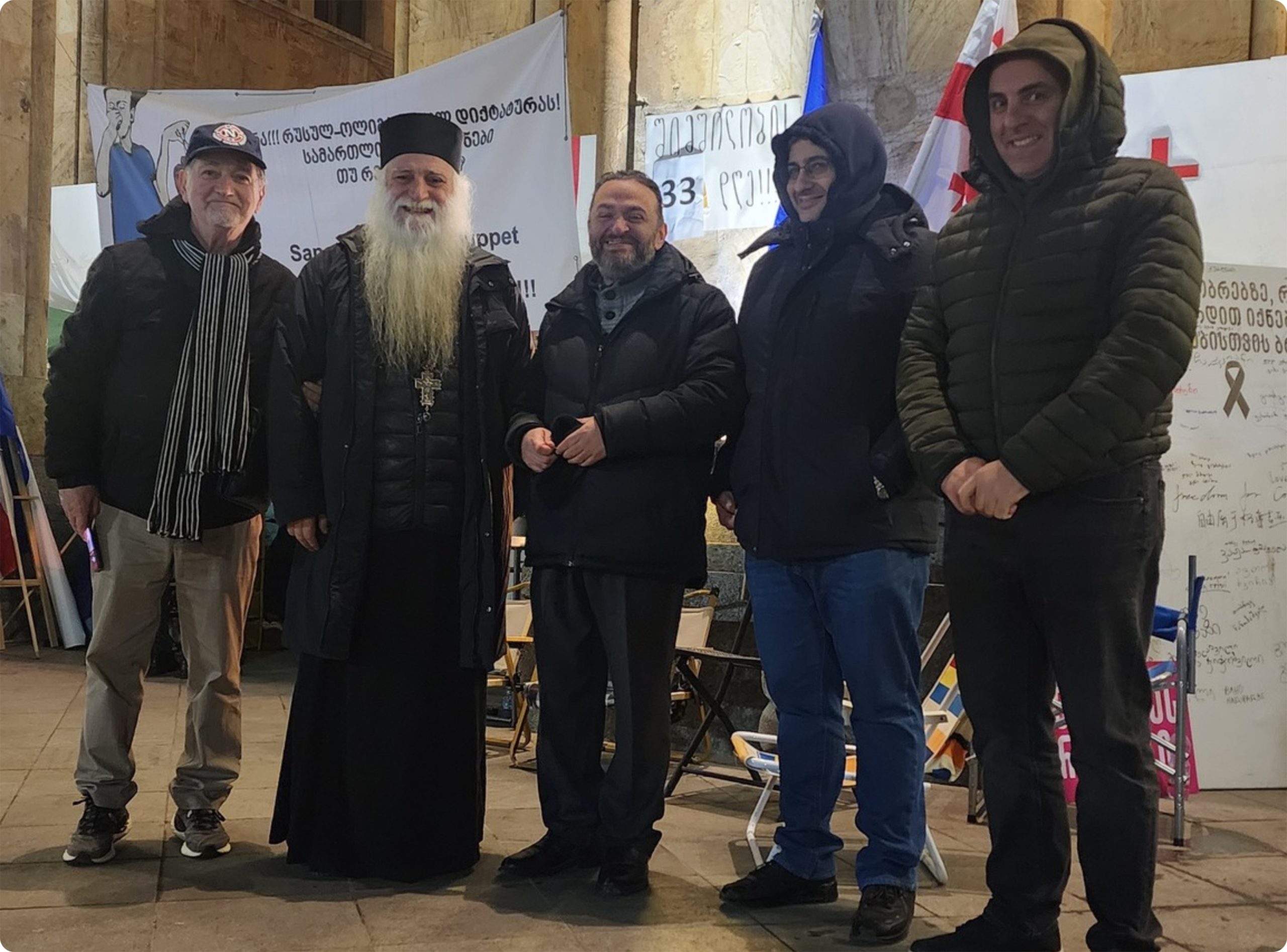 პარლამენტთან გედევან ფოფხაძემ და აქტივისტებმა შიმშილობა შეწყვიტეს